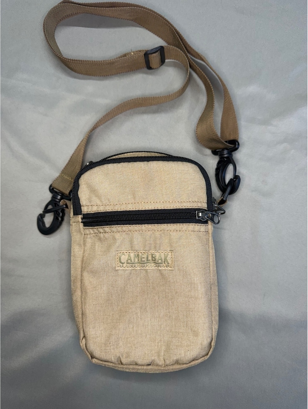 Vintage CamelBak beige crossbody shoulder bag